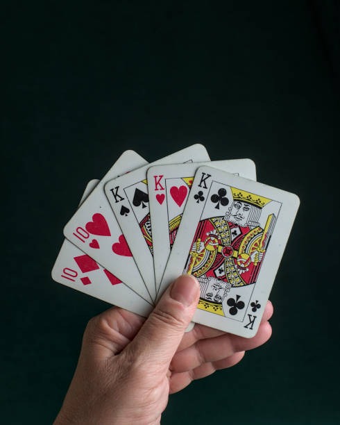 Teen Patti hand conclusion showing winner and pot settlement